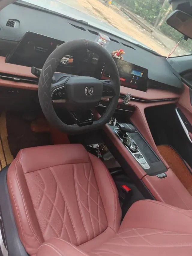 2022 ChangAn CS75 Plus 1.5T 188HP L4 8AT,autocango,china used car exporter,china ev exporter,chinese used car exporter,chinese used ev exporter