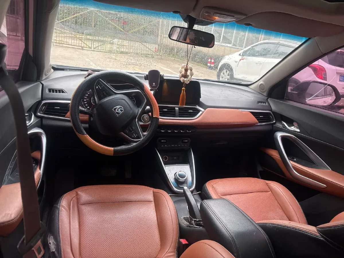 2017 HaiMa S5 Young Edition 1.6L 122HP L4 5MT,autocango,china used car exporter,china ev exporter,chinese used car exporter,chinese used ev exporter