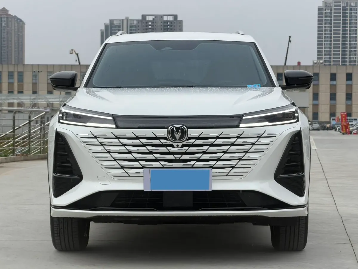 2025 ChangAn CS75 Plus 1.5T 188HP L4 8AT,autocango,china used car exporter,china ev exporter,chinese used car exporter,chinese used ev exporter