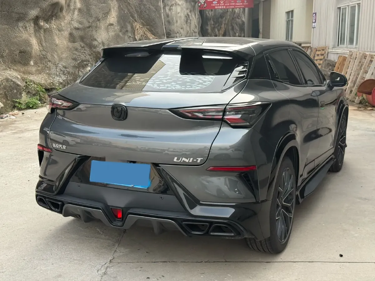 2022 ChangAn UNI-T 1.5T 188HP L4 7DCT,autocango,china used car exporter,china ev exporter,chinese used car exporter,chinese used ev exporter
