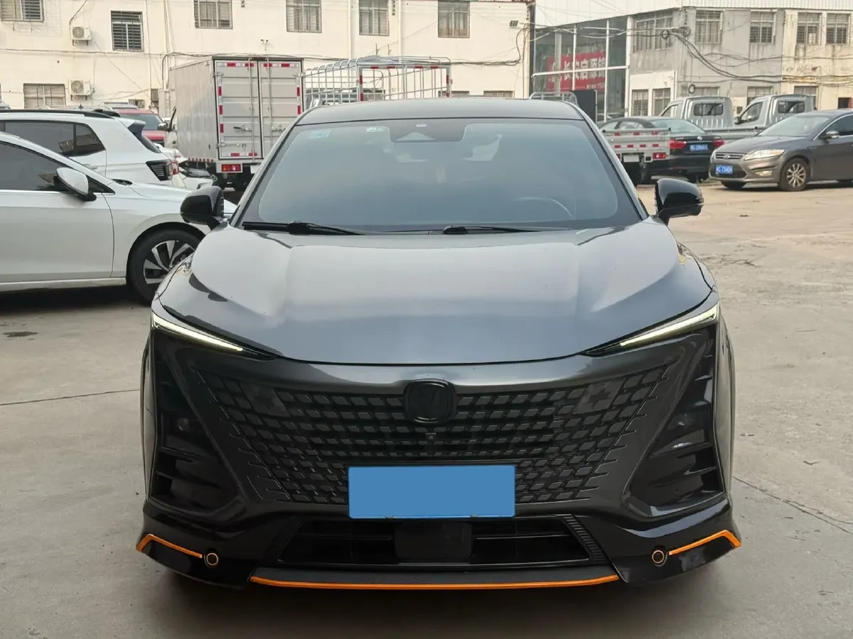 2022 ChangAn UNI-T 1.5T 188HP L4 7DCT,autocango,china used car exporter,china ev exporter,chinese used car exporter,chinese used ev exporter