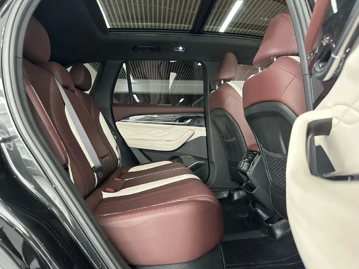 2021 Geely Monjaro 2.0T 218HP L4 7DCT,autocango,china used car exporter,china ev exporter,chinese used car exporter,chinese used ev exporter