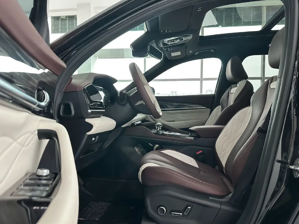 2021 Geely Monjaro 2.0T 218HP L4 7DCT,autocango,china used car exporter,china ev exporter,chinese used car exporter,chinese used ev exporter