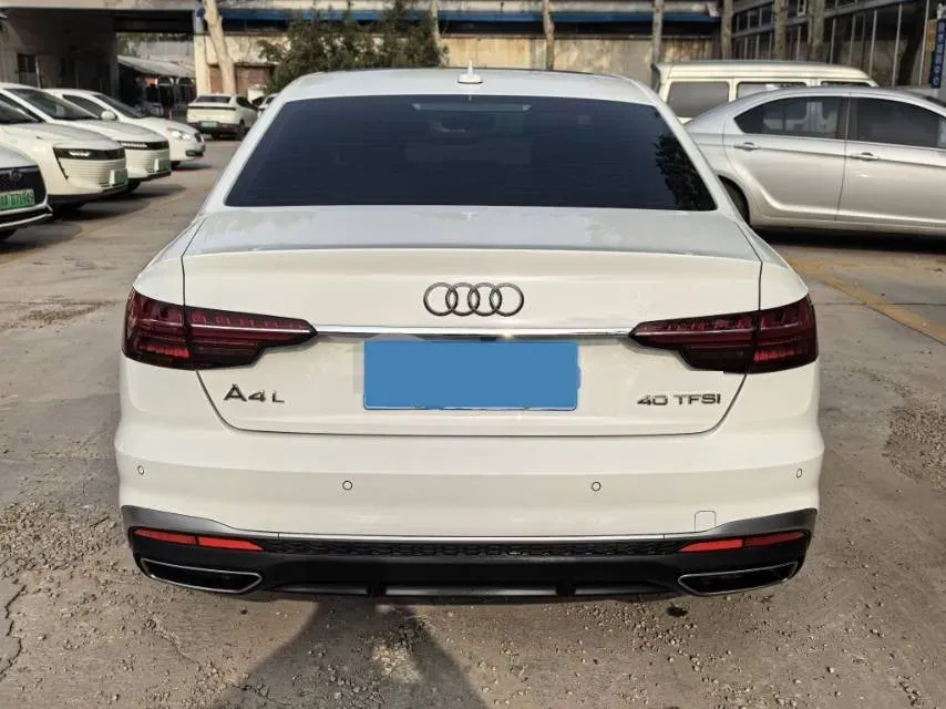 2022 Audi A4L 2.0T 190HP L4 7DCT,autocango,china used car exporter,china ev exporter,chinese used car exporter,chinese used ev exporter