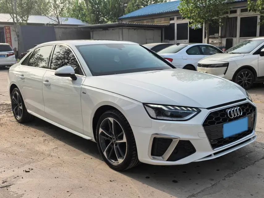 2022 Audi A4L 2.0T 190HP L4 7DCT,autocango,china used car exporter,china ev exporter,chinese used car exporter,chinese used ev exporter