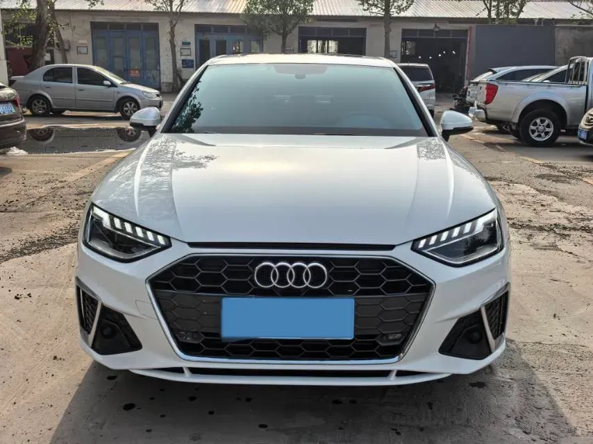 2022 Audi A4L 2.0T 190HP L4 7DCT,autocango,china used car exporter,china ev exporter,chinese used car exporter,chinese used ev exporter