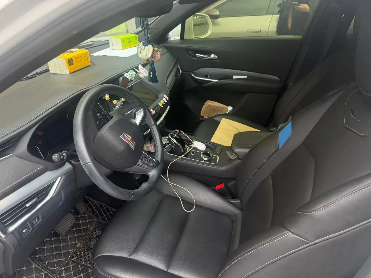 2021 Cadillac XT4 2.0T 237HP L4 9AT,autocango,china used car exporter,china ev exporter,chinese used car exporter,chinese used ev exporter