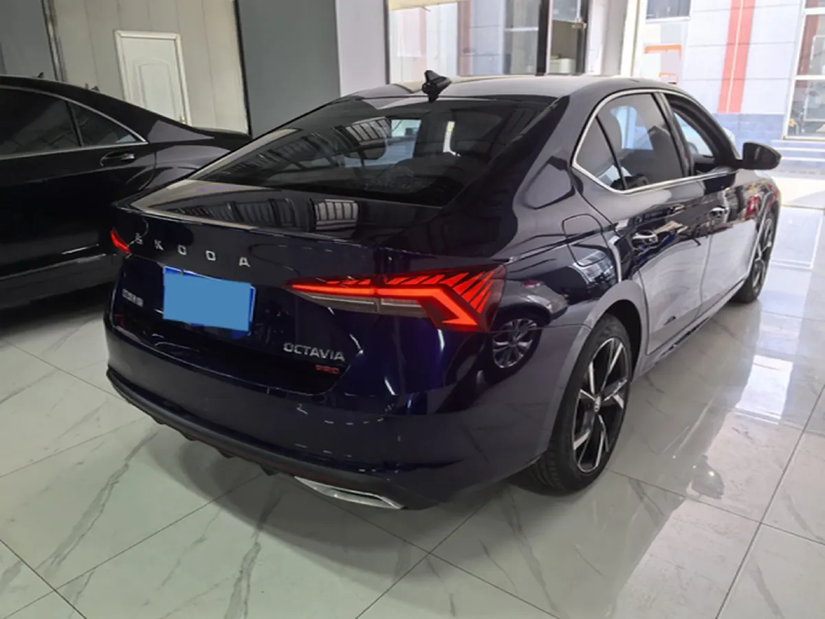 2022 Skoda Octavia 1.4T 150HP L4 7DCT,autocango,china used car exporter,china ev exporter,chinese used car exporter,chinese used ev exporter