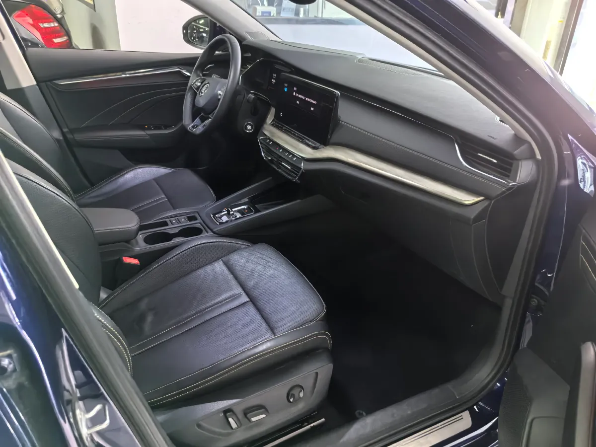 2022 Skoda Octavia 1.4T 150HP L4 7DCT,autocango,china used car exporter,china ev exporter,chinese used car exporter,chinese used ev exporter