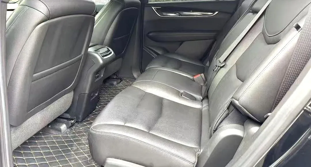 2022 Cadillac XT6 2.0T 237HP L4 9AT,autocango,china used car exporter,china ev exporter,chinese used car exporter,chinese used ev exporter