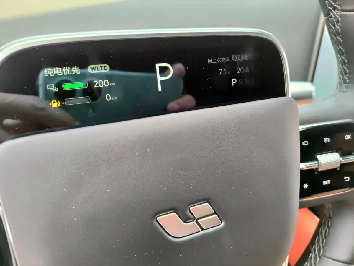 2025 Li L9 Range Extended 154HP REEV,autocango,china used car exporter,china ev exporter,chinese used car exporter,chinese used ev exporter