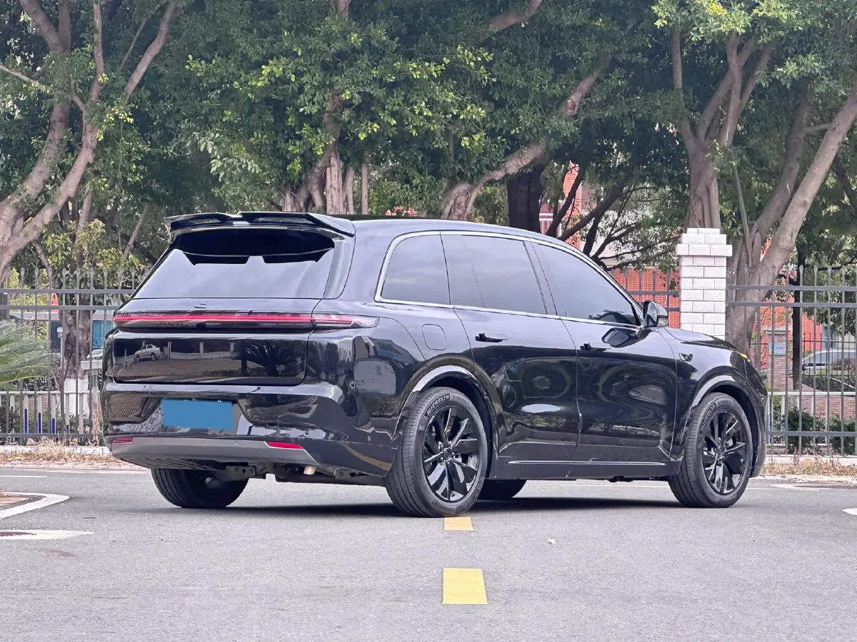 2023 Li L8 Range Extended 154HP REEV 40.9KWH,autocango,china used car exporter,china ev exporter,chinese used car exporter,chinese used ev exporter