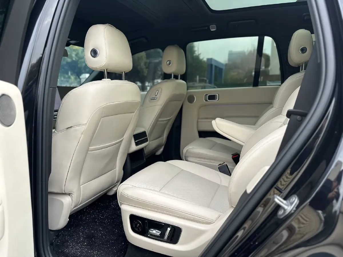 2023 Li L8 Range Extended 154HP REEV 40.9KWH,autocango,china used car exporter,china ev exporter,chinese used car exporter,chinese used ev exporter