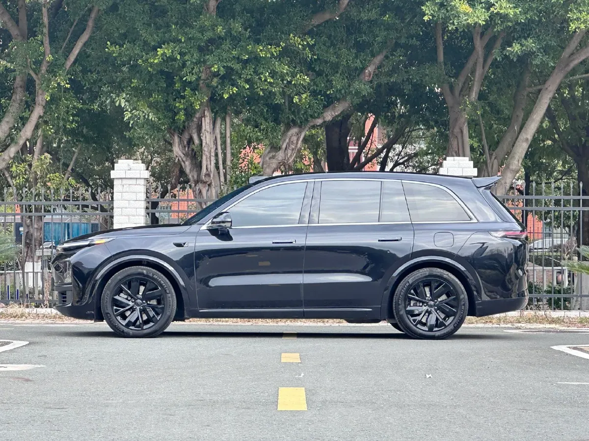 2023 Li L8 Range Extended 154HP REEV 40.9KWH,autocango,china used car exporter,china ev exporter,chinese used car exporter,chinese used ev exporter