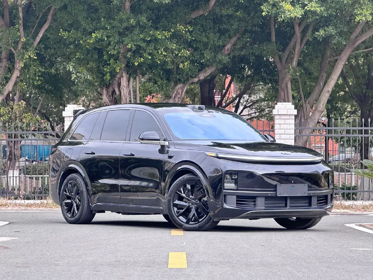 2023 Li L8 Range Extended 154HP REEV 40.9KWH,autocango,china used car exporter,china ev exporter,chinese used car exporter,chinese used ev exporter