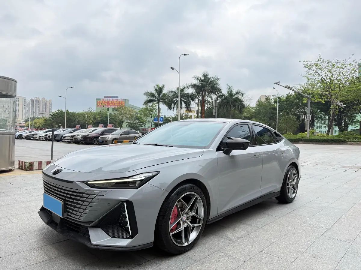 2022 ChangAn UNI-V 1.5T 188HP L4 7DCT,autocango,china used car exporter,china ev exporter,chinese used car exporter,chinese used ev exporter