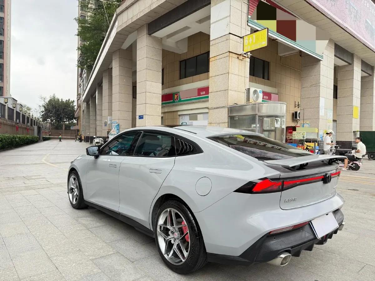 2022 ChangAn UNI-V 1.5T 188HP L4 7DCT,autocango,china used car exporter,china ev exporter,chinese used car exporter,chinese used ev exporter