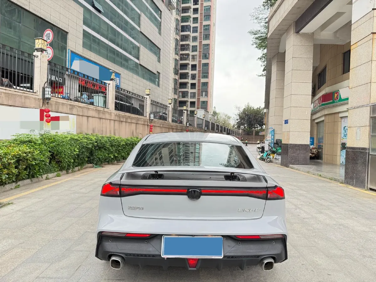 2022 ChangAn UNI-V 1.5T 188HP L4 7DCT,autocango,china used car exporter,china ev exporter,chinese used car exporter,chinese used ev exporter