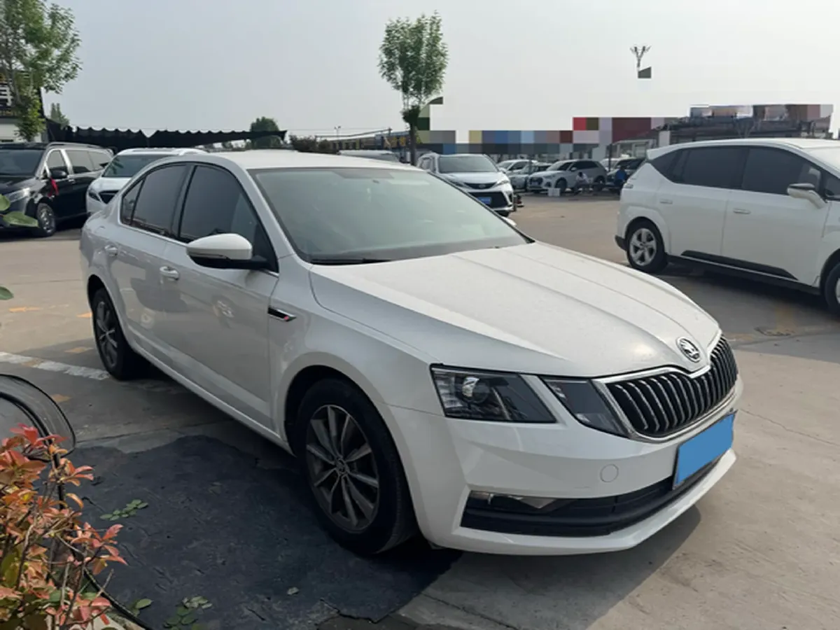 2018 Skoda Octavia 1.2T 116HP L4 7DCT,autocango,china used car exporter,china ev exporter,chinese used car exporter,chinese used ev exporter