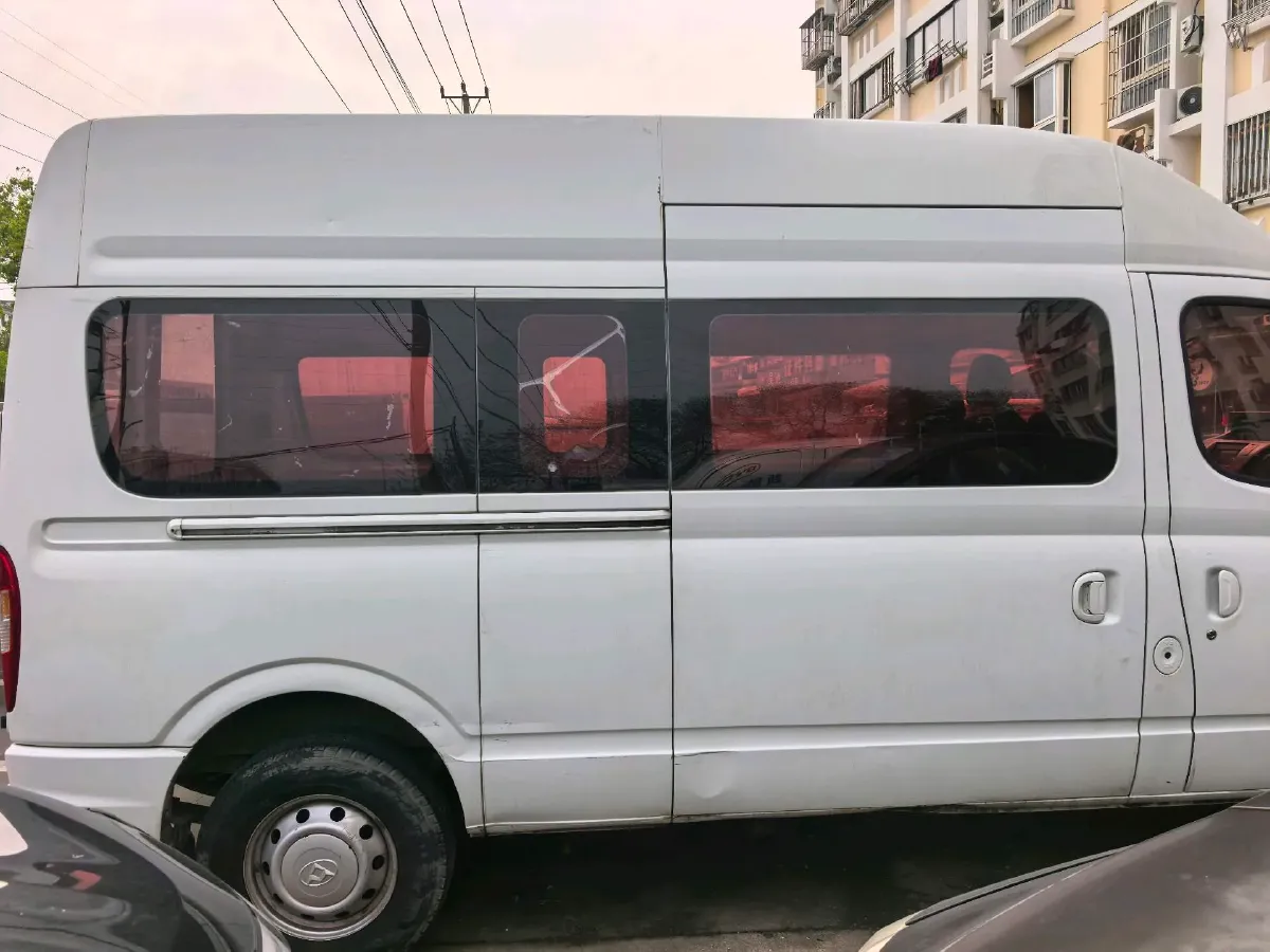 2017 MAXUS XinTu V80 2.5T 136HP L4 6MT,autocango,china used car exporter,china ev exporter,chinese used car exporter,chinese used ev exporter