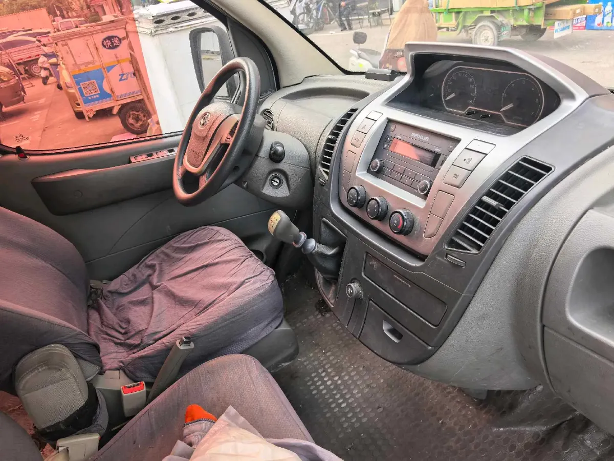 2017 MAXUS XinTu V80 2.5T 136HP L4 6MT,autocango,china used car exporter,china ev exporter,chinese used car exporter,chinese used ev exporter