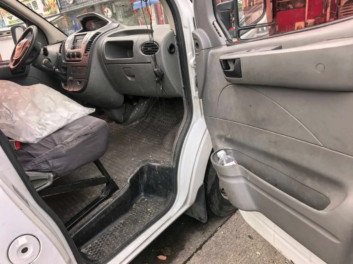 2017 MAXUS XinTu V80 2.5T 136HP L4 6MT,autocango,china used car exporter,china ev exporter,chinese used car exporter,chinese used ev exporter