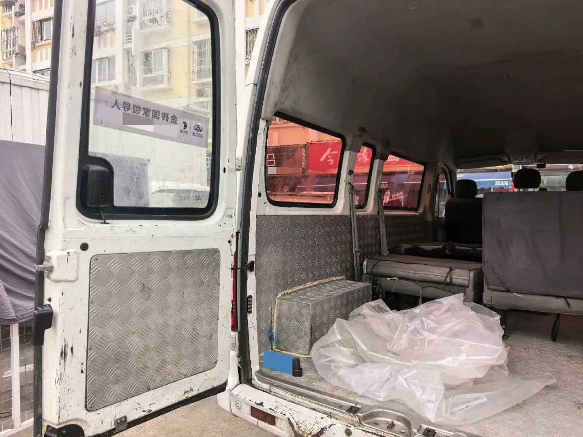 2017 MAXUS XinTu V80 2.5T 136HP L4 6MT,autocango,china used car exporter,china ev exporter,chinese used car exporter,chinese used ev exporter