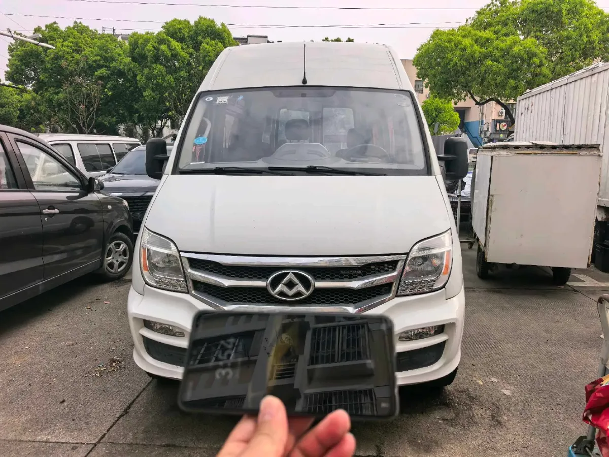 2017 MAXUS XinTu V80 2.5T 136HP L4 6MT,autocango,china used car exporter,china ev exporter,chinese used car exporter,chinese used ev exporter