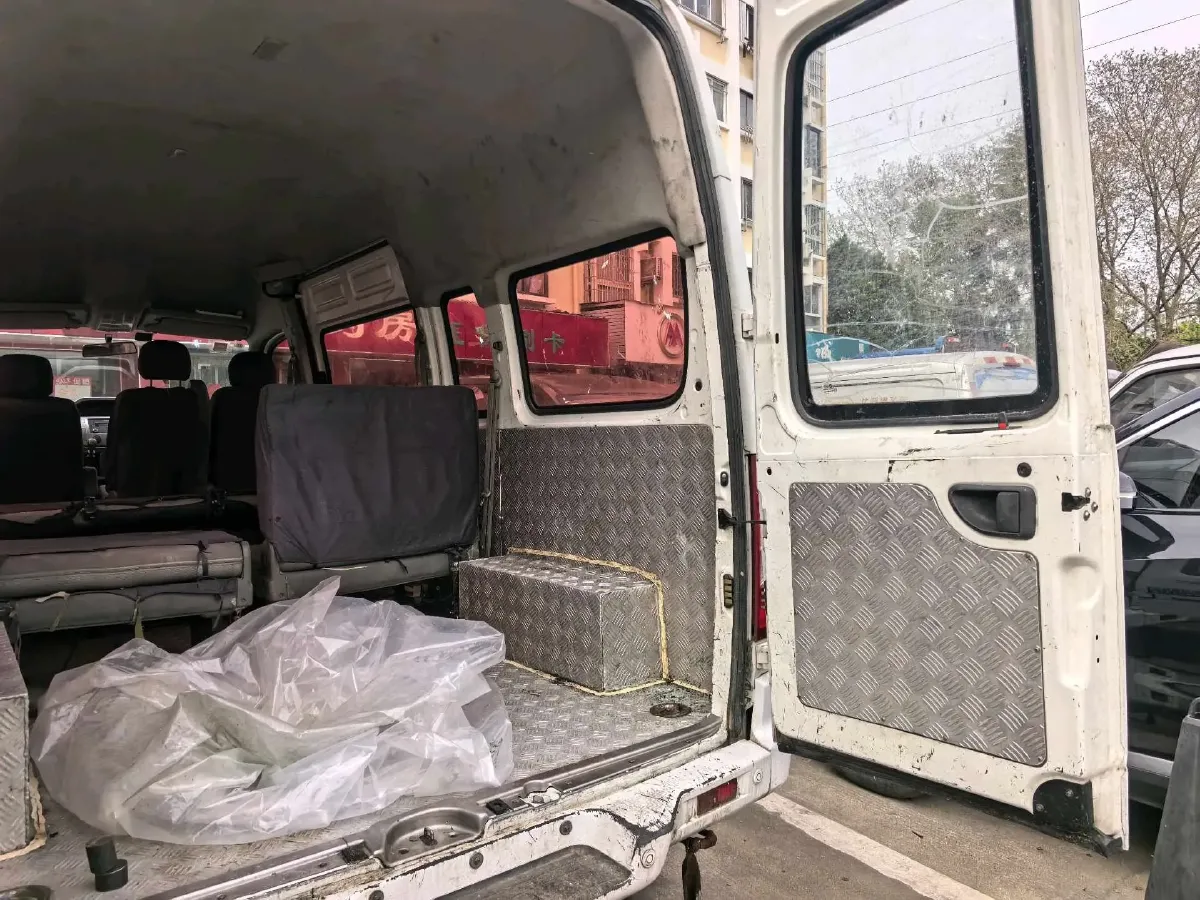 2017 MAXUS XinTu V80 2.5T 136HP L4 6MT,autocango,china used car exporter,china ev exporter,chinese used car exporter,chinese used ev exporter