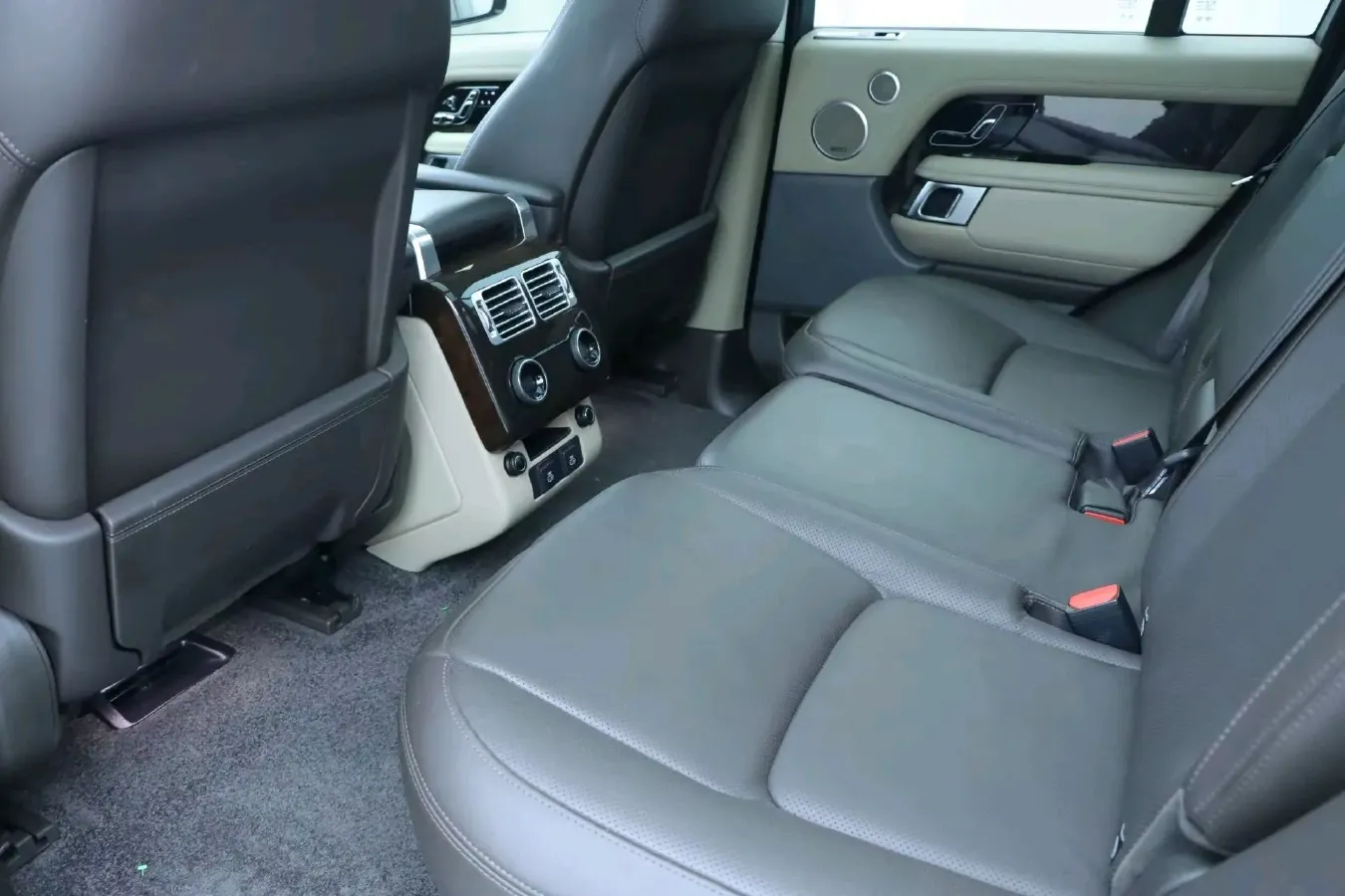 2021 Land Rover Range Rover 3.0T 360HP L6 8AT,autocango,china used car exporter,china ev exporter,chinese used car exporter,chinese used ev exporter