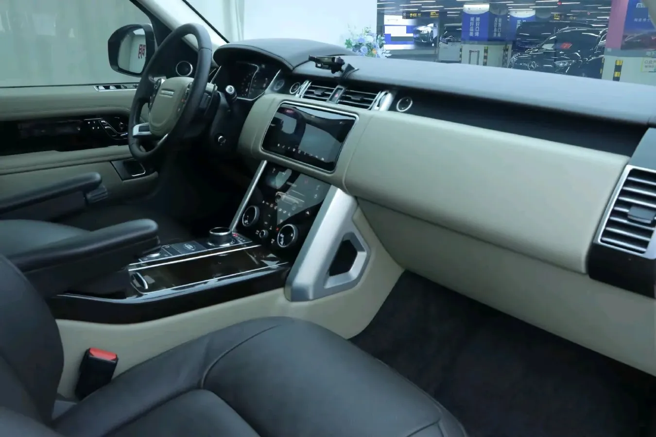 2021 Land Rover Range Rover 3.0T 360HP L6 8AT,autocango,china used car exporter,china ev exporter,chinese used car exporter,chinese used ev exporter