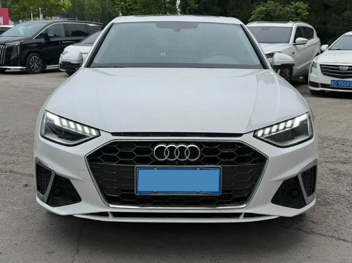 2024 Audi A4L 2.0T 190HP L4 7DCT,autocango,china used car exporter,china ev exporter,chinese used car exporter,chinese used ev exporter