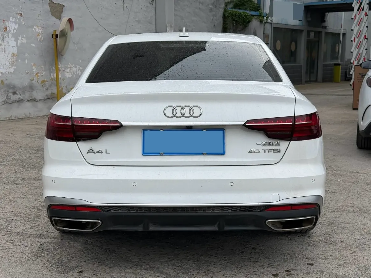 2024 Audi A4L 2.0T 190HP L4 7DCT,autocango,china used car exporter,china ev exporter,chinese used car exporter,chinese used ev exporter