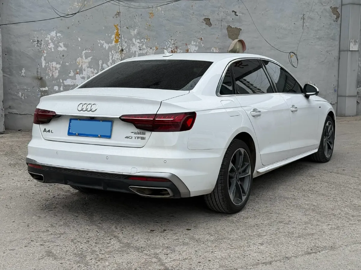 2024 Audi A4L 2.0T 190HP L4 7DCT,autocango,china used car exporter,china ev exporter,chinese used car exporter,chinese used ev exporter