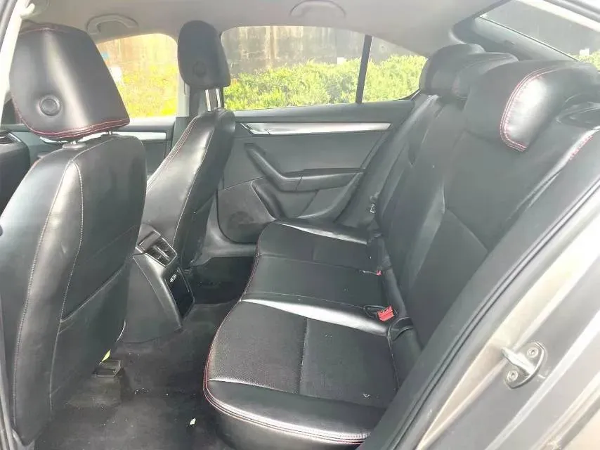 2018 Skoda Octavia 1.2T 116HP L4 7DCT,autocango,china used car exporter,china ev exporter,chinese used car exporter,chinese used ev exporter