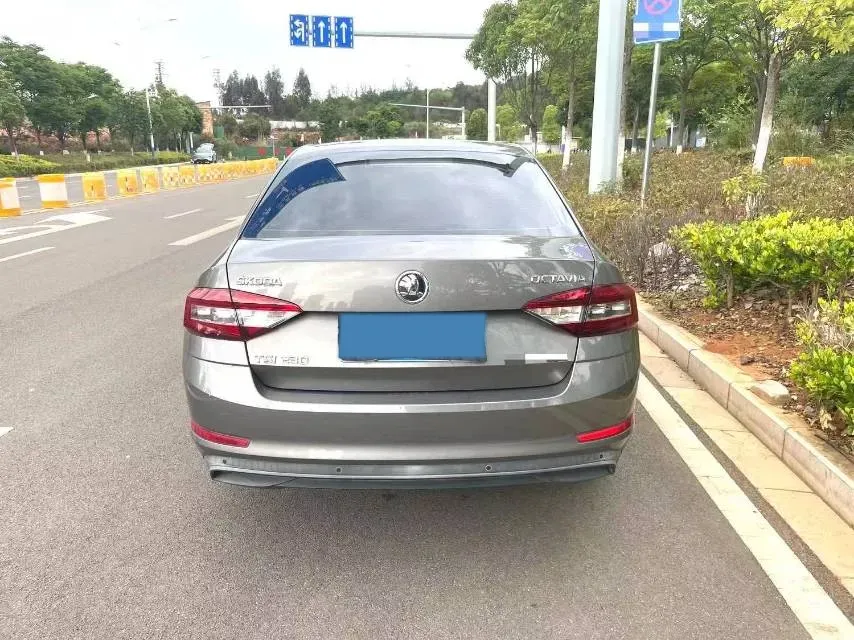 2018 Skoda Octavia 1.2T 116HP L4 7DCT,autocango,china used car exporter,china ev exporter,chinese used car exporter,chinese used ev exporter