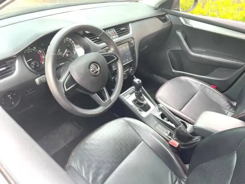 2018 Skoda Octavia 1.2T 116HP L4 7DCT,autocango,china used car exporter,china ev exporter,chinese used car exporter,chinese used ev exporter