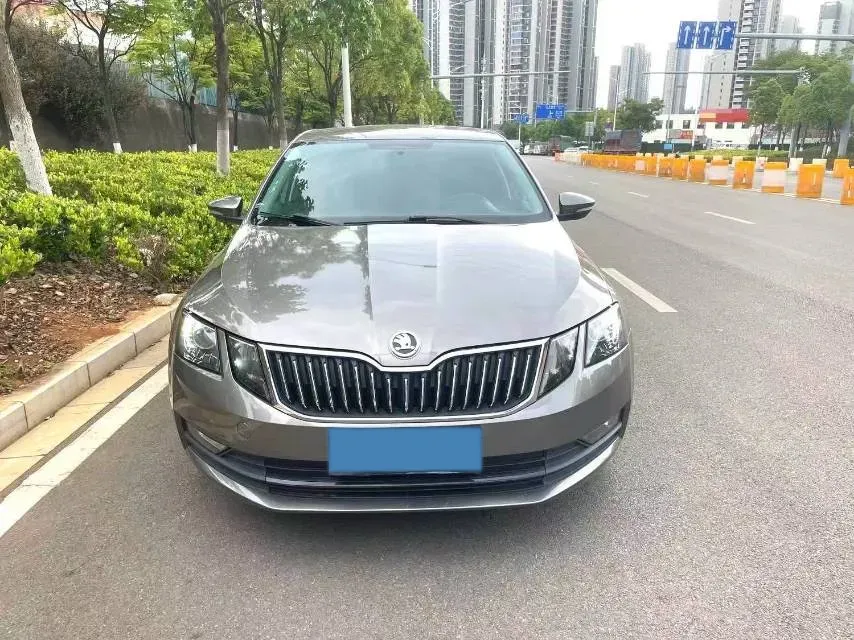 2018 Skoda Octavia 1.2T 116HP L4 7DCT,autocango,china used car exporter,china ev exporter,chinese used car exporter,chinese used ev exporter