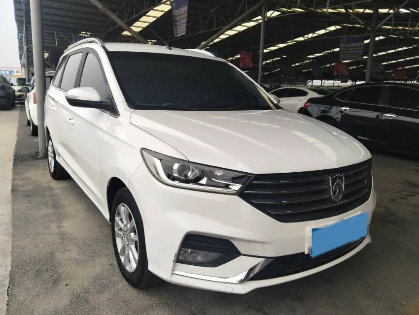 2018 BaoJun 360 1.5L 112HP L4 6MT,autocango,china used car exporter,china ev exporter,chinese used car exporter,chinese used ev exporter