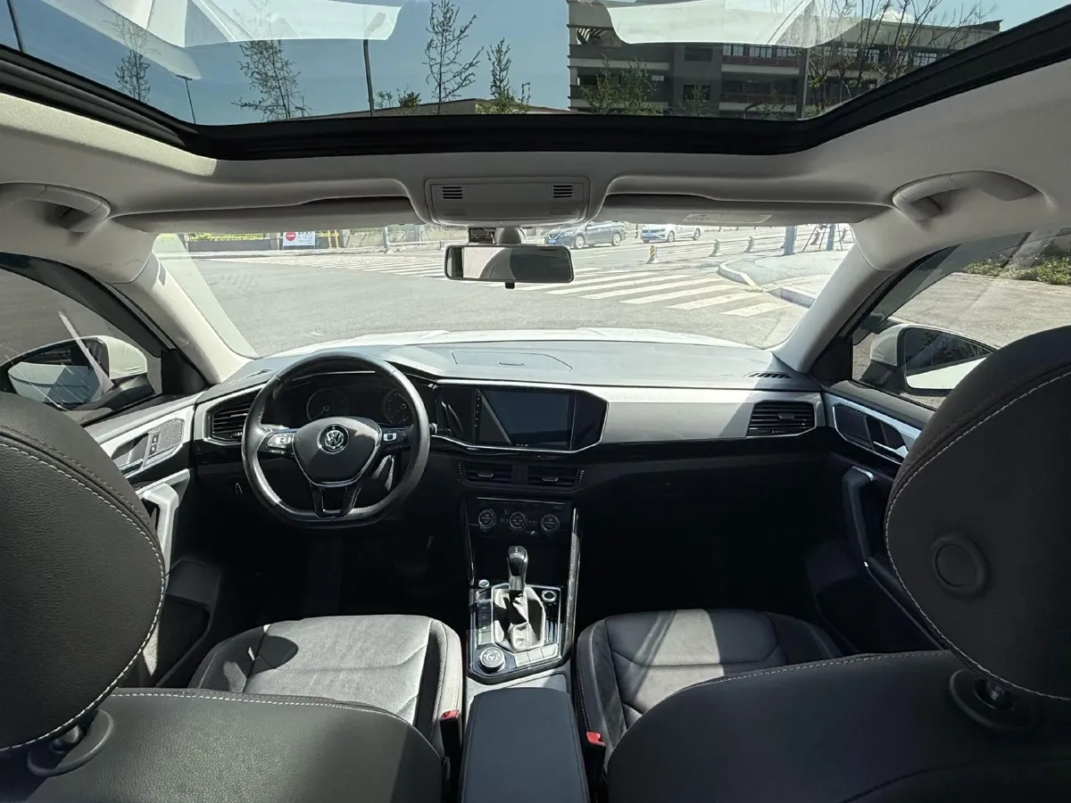 2019 Jeep Cherokee 2.0T 234HP L4 9AT,autocango,china used car exporter,china ev exporter,chinese used car exporter,chinese used ev exporter