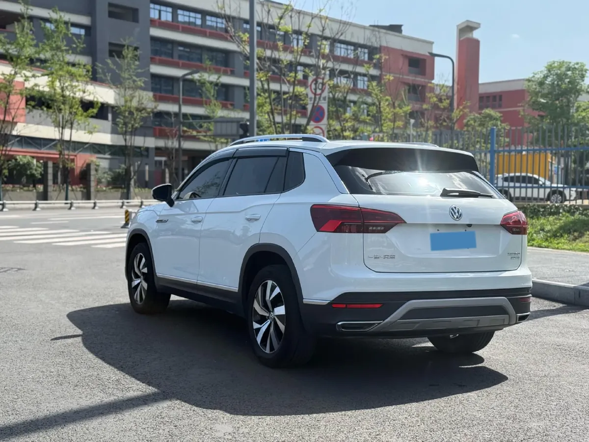 2019 Jeep Cherokee 2.0T 234HP L4 9AT,autocango,china used car exporter,china ev exporter,chinese used car exporter,chinese used ev exporter