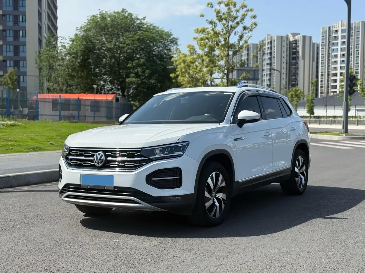 2019 Jeep Cherokee 2.0T 234HP L4 9AT,autocango,china used car exporter,china ev exporter,chinese used car exporter,chinese used ev exporter