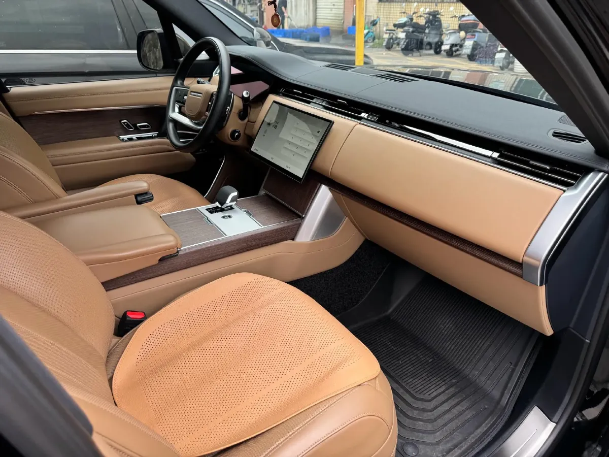 2025 Land Rover Range Rover 3.0T 400HP L6 8AT,autocango,china used car exporter,china ev exporter,chinese used car exporter,chinese used ev exporter
