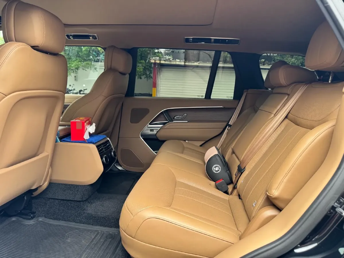 2025 Land Rover Range Rover 3.0T 400HP L6 8AT,autocango,china used car exporter,china ev exporter,chinese used car exporter,chinese used ev exporter