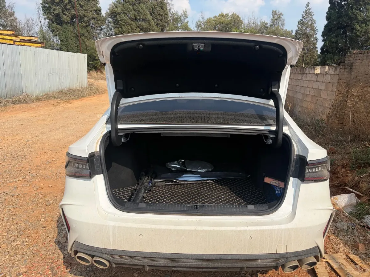 2024 Chery Arrizo 8 2.0T 254HP L4 7DCT,autocango,china used car exporter,china ev exporter,chinese used car exporter,chinese used ev exporter