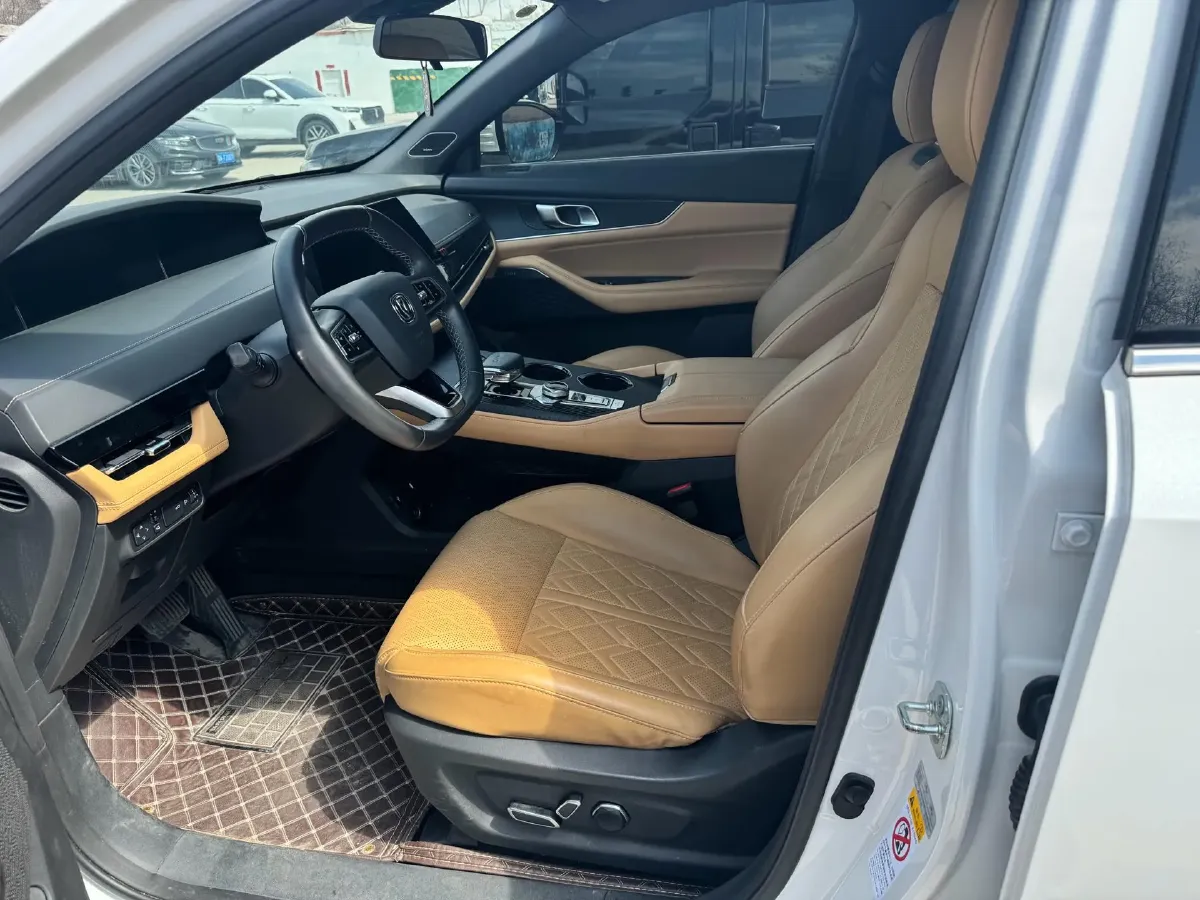 2021 ChangAn UNI-K 2.0T 233HP L4 8AT,autocango,china used car exporter,china ev exporter,chinese used car exporter,chinese used ev exporter