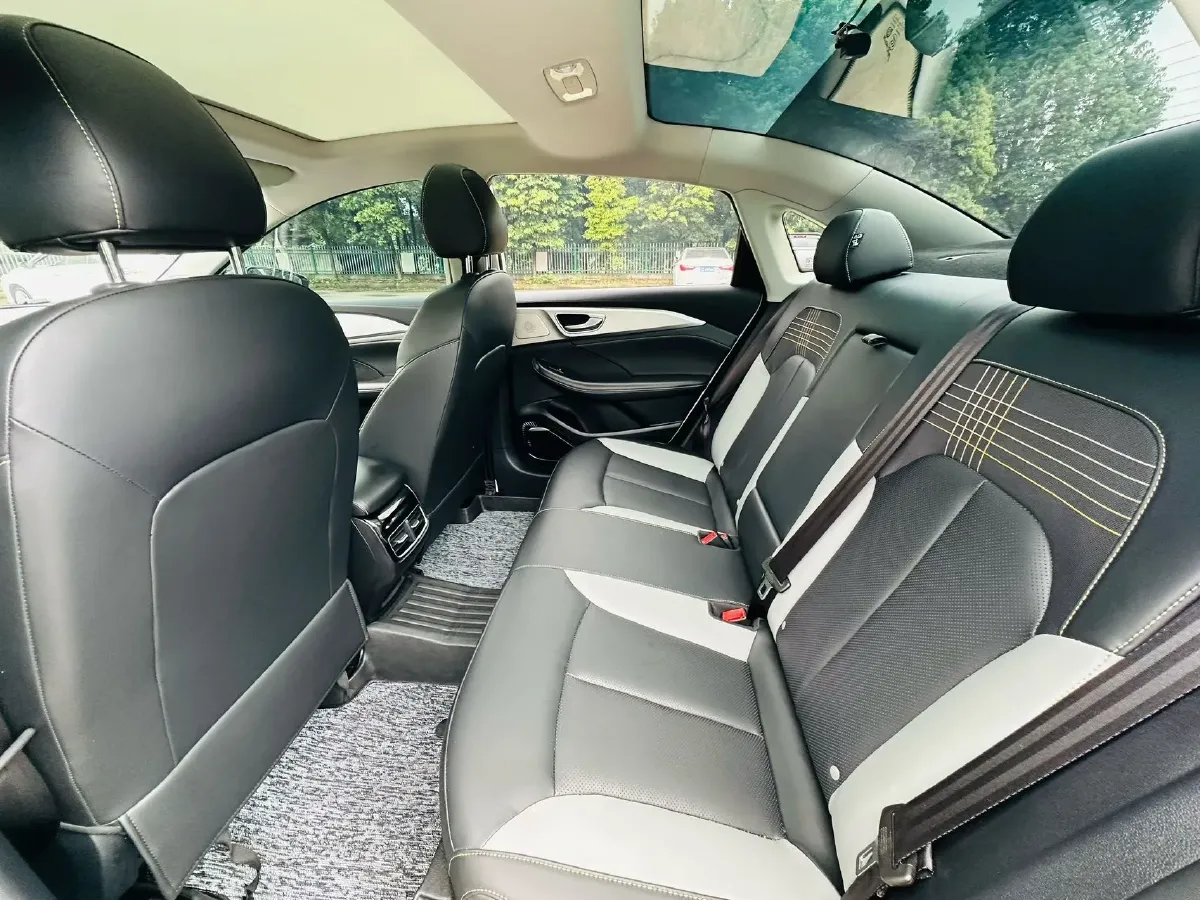 2020 Roewe i6 MAX 1.5T 173HP L4 7DCT,autocango,china used car exporter,china ev exporter,chinese used car exporter,chinese used ev exporter