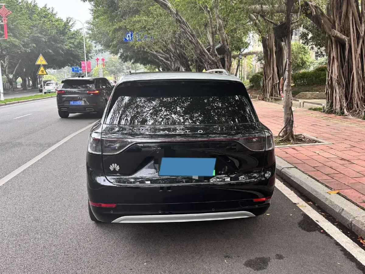 2024 AITO AITO M9 1.5T 152HP L4 REEV 42KWH,autocango,china used car exporter,china ev exporter,chinese used car exporter,chinese used ev exporter