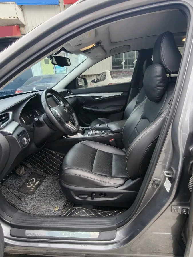 2018 Infiniti QX30 2.0T 211HP L4 7DCT,autocango,china used car exporter,china ev exporter,chinese used car exporter,chinese used ev exporter