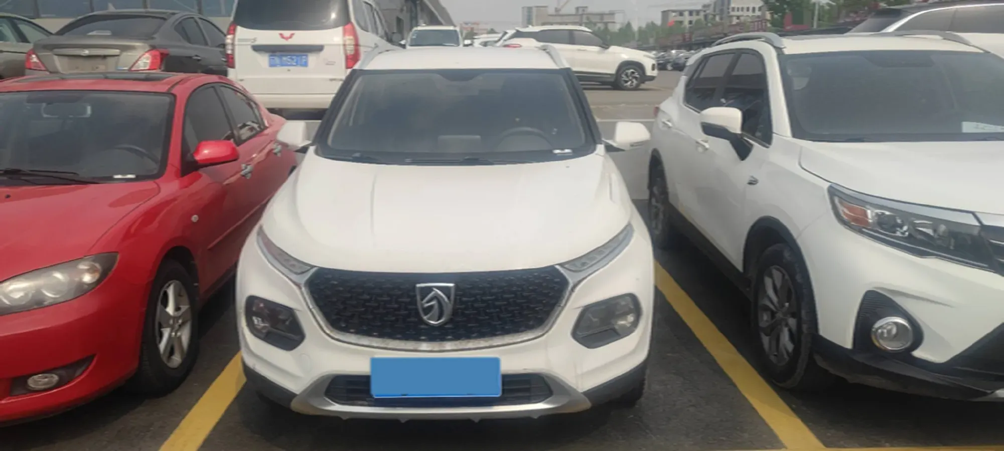 2019 BaoJun 730 1.5L 105HP L4 6MT,autocango,china used car exporter,china ev exporter,chinese used car exporter,chinese used ev exporter